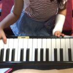 右手の為のピアノ練習