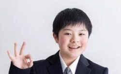 男の子のピアノレッスン