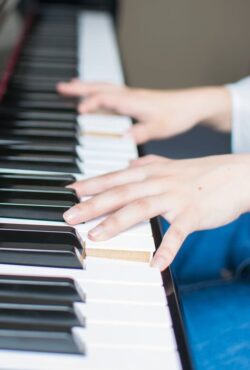 中学生のピアノレッスン