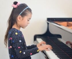 子供のピアノレッスン